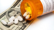 شركات تتحايل على «الصحة » وتخزن الأدوية لبيعها بالسعر الجديد