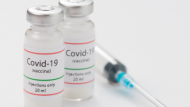 الإمارات تسمح بالاستخدام الطارئ للقاح فيروس كورونا